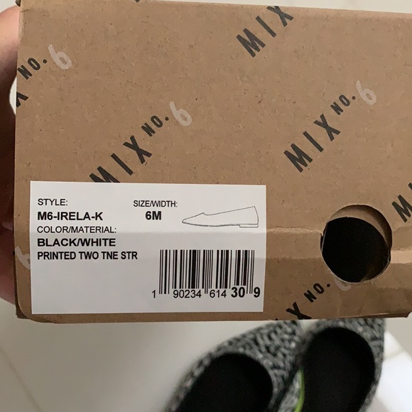 New Flats - size 6 - Picture 4 of 4